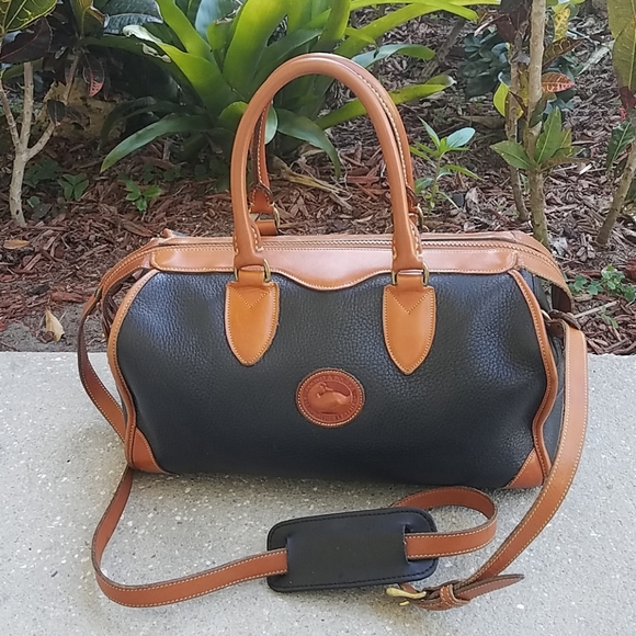 Dooney & Bourke Handbags - Large Vintage Dooney & Bourke Doctor Satchel Bag